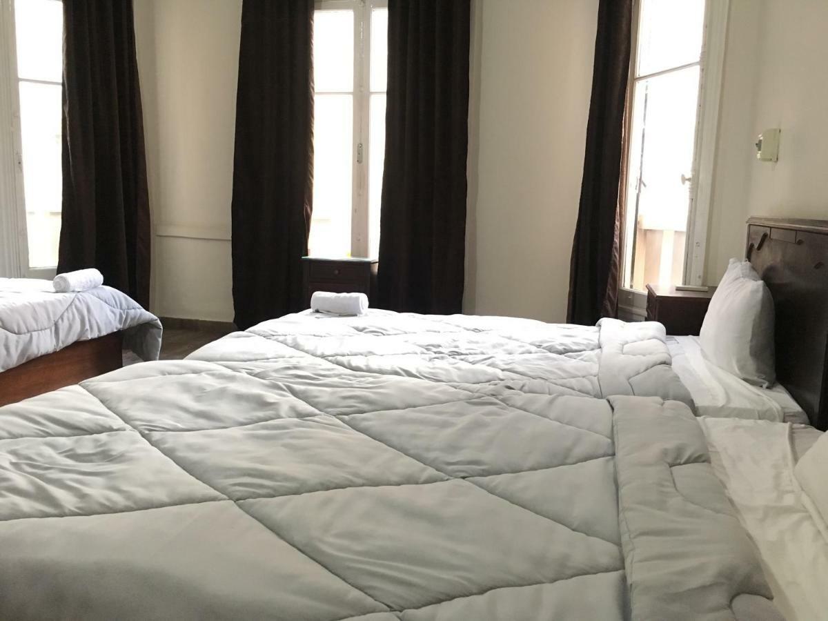 Hostel Travelers House *
